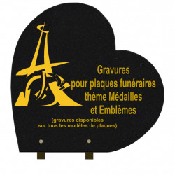 PLAQUE FUNÉRAIRE 40X40 COEUR GRANIT SUR PIEDS MÉDAILLES ET EMBLÈMES